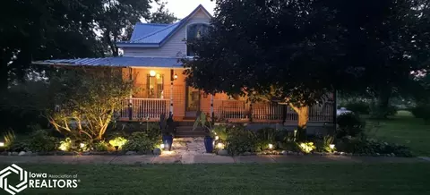 201 N Vernon St, Delta, IA 52550