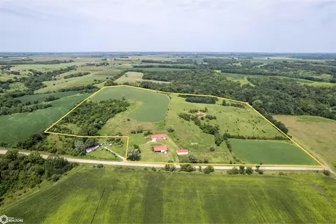 1589 Vermont Dr, Knoxville, IA 50138