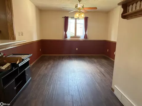 Living - 409 E Valley Dr, Carroll, IA 51401 photo 5 of 6