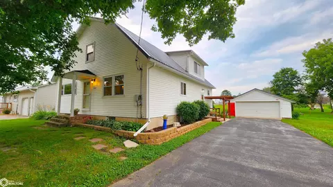 902 S 6th St, Osage, IA 50461
