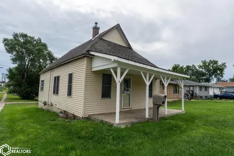 902 S D St, Oskaloosa, IA 52577