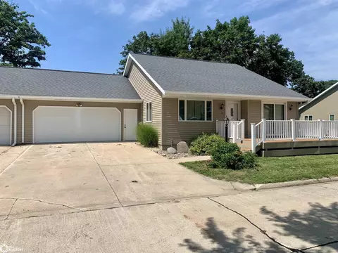 4 Park Pl, Jefferson, IA 50129