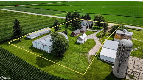 2275 Yankee Ave, Durant, IA 52747