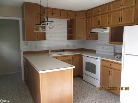 Kitchen - 611 E 18th St, Atlantic, IA 50022 photo 2 of 2