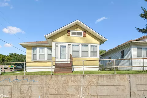 169 S Central Ave, Burlington, IA 52601