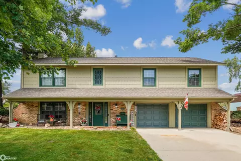 404 Friendly Dr, Marshalltown, IA 50158