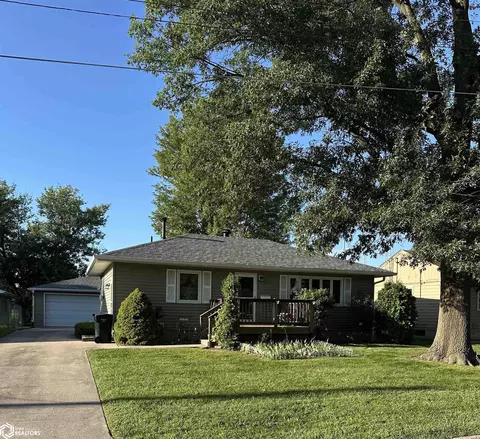 1449 Casa Blanca Ln, Ottumwa, IA 52501