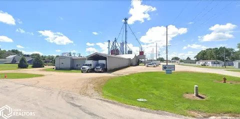 130 E 11th St, Monticello, IA 52310