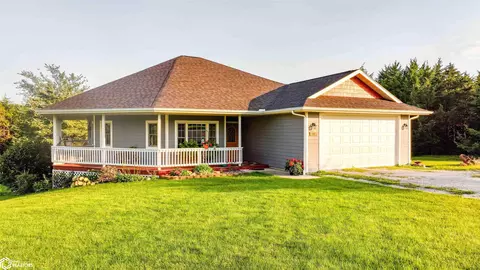 109 NW Cedar Rdg, Leon, IA 50144