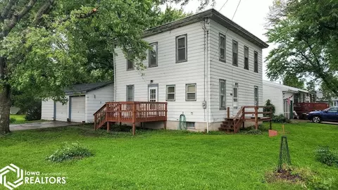 2000 2nd Ave S, Clear Lake, IA 50428