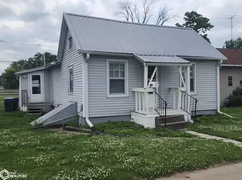 915 Nebraska St, Muscatine, IA 52761