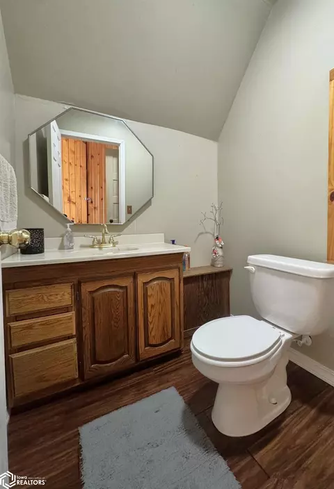 Bath - 409 5th St SW, Hampton, IA 50441 photo 4 of 4