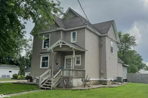409 5th St SW, Hampton, IA 50441