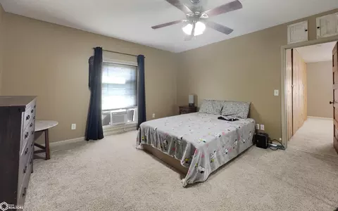 Bedroom - 409 5th St SW, Hampton, IA 50441 photo 5 of 6