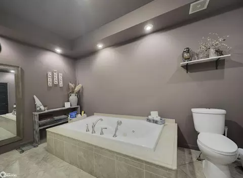 Bath - 409 5th St SW, Hampton, IA 50441 photo 1 of 4