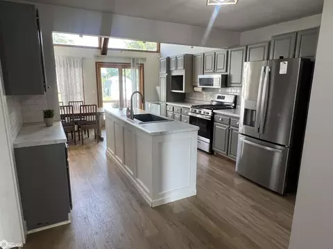 1005 S 5th St, Fairfield, IA 52556