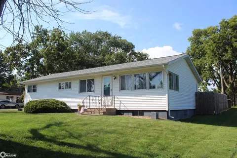 1471 Laurel St, Hamilton, IL 62341