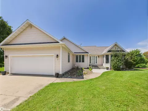 3 Sawgrass Trl, Ottumwa, IA 52501
