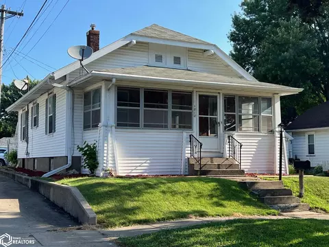 1810 Dill St, Burlington, IA 52601