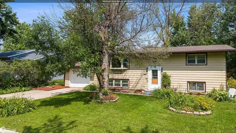 135 Westhaven Dr, Forest City, IA 50436