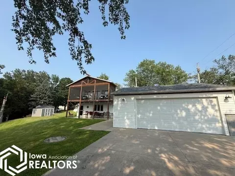 1353 Wilson Ave, Brooklyn, IA 52211