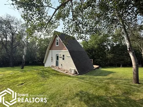 1355 Wilson Ave, Brooklyn, IA 52211