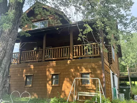 255 Eastside Ln, Montezuma, IA 50171