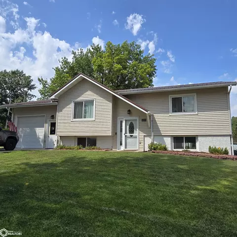 1221 3rd Ave W, Oskaloosa, IA 52577