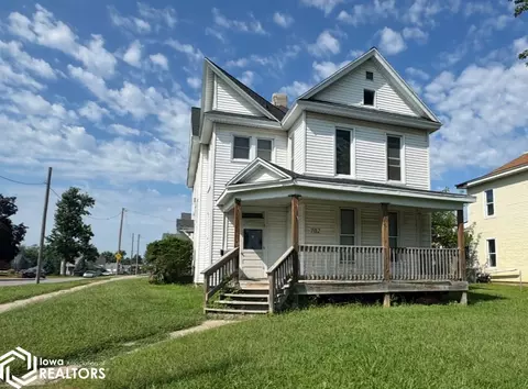 702 E Main St, Marshalltown, IA 50158