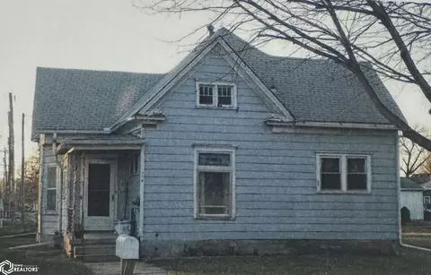 706 Maple St, Shenandoah, IA 51601