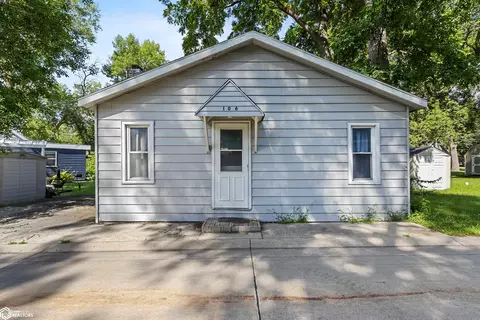 106 12th Pl S, Clear Lake, IA 50428