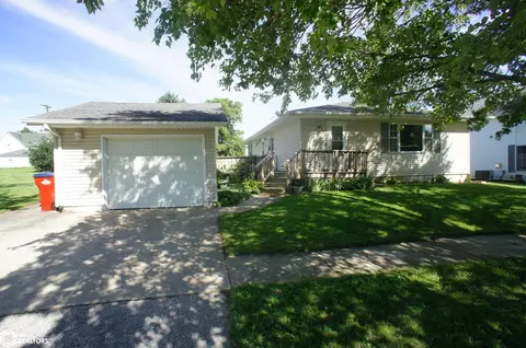 607 Lake St, Blairsburg, IA 50034