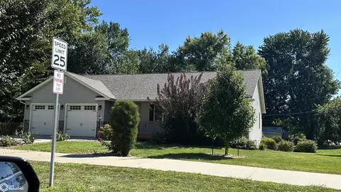 614 S D St, Oskaloosa, IA 52577