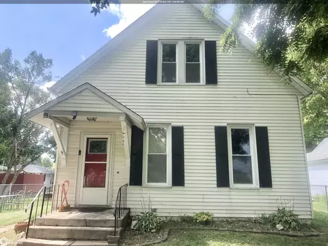 1913 S 15th St, Burlington, IA 52601