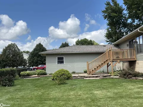 Exterior - 509 E Walnut St, Conrad, IA 50621 photo 2 of 4