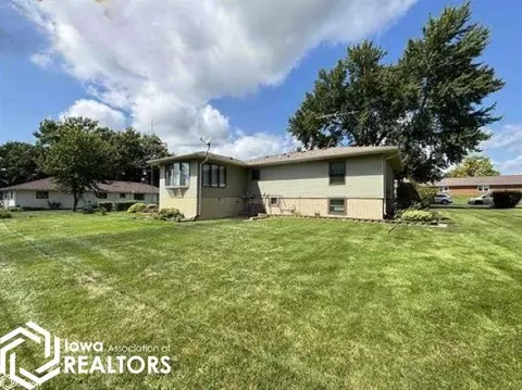 Exterior - 509 E Walnut St, Conrad, IA 50621 photo 3 of 4