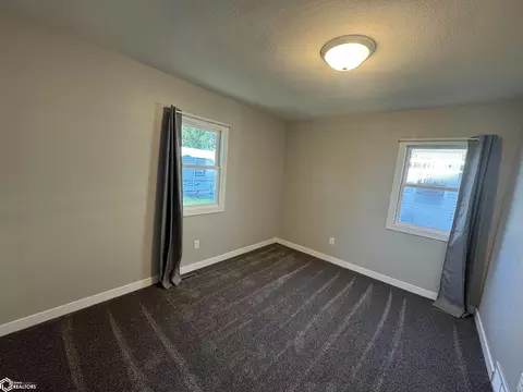 Bedroom - 501 E Fair St, Centerville, IA 52544 photo 3 of 11