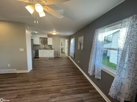 Living - 501 E Fair St, Centerville, IA 52544 photo 3 of 7
