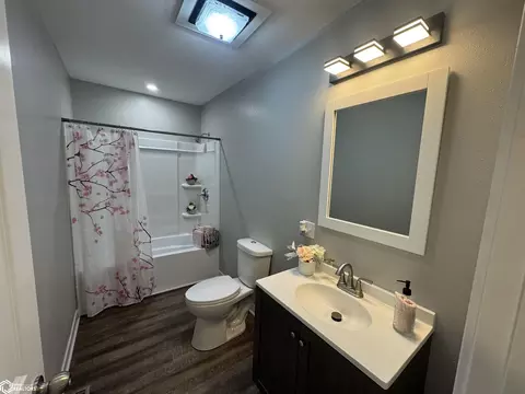 Bath - 501 E Fair St, Centerville, IA 52544 photo 1 of 1