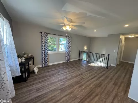 Living - 501 E Fair St, Centerville, IA 52544 photo 2 of 7