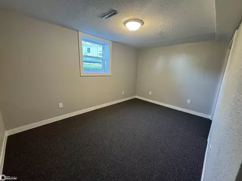 Bedroom - 501 E Fair St, Centerville, IA 52544 photo 10 of 11