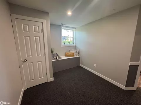 Entry Way - 501 E Fair St, Centerville, IA 52544 photo 2 of 3