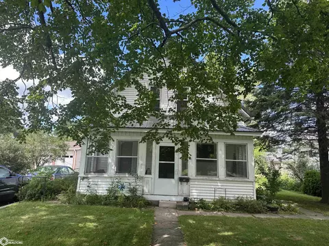 2058 Sunnyside Ave, Burlington, IA 52601