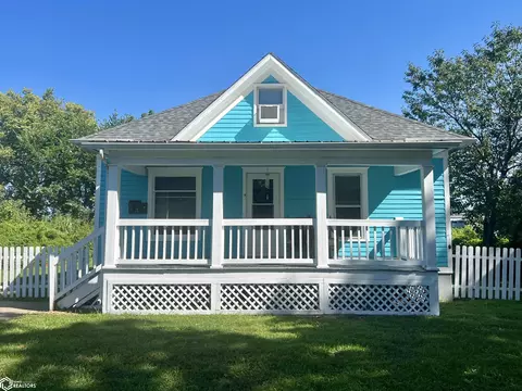 805 W Depot Ave, Fairfield, IA 52556