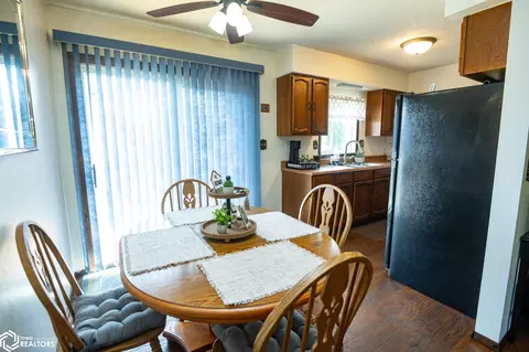 Dining - 206 Selma St, Eldon, IA 52554 photo 2 of 3