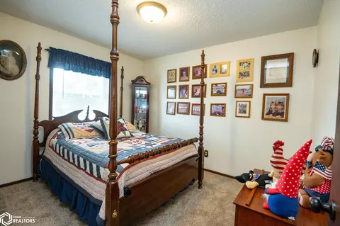 Bedroom - 206 Selma St, Eldon, IA 52554 photo 3 of 6