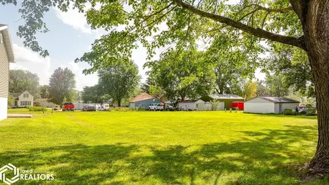 Exterior - 206 Selma St, Eldon, IA 52554 photo 4 of 4