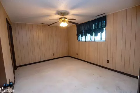 Bedroom - 206 Selma St, Eldon, IA 52554 photo 5 of 6