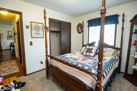 Bedroom - 206 Selma St, Eldon, IA 52554 photo 4 of 6