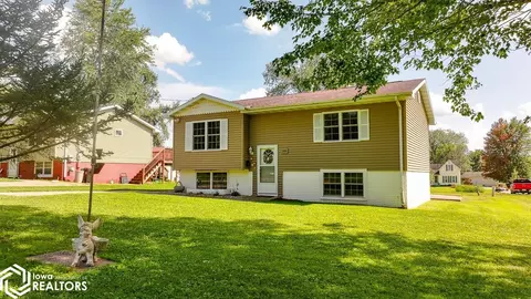 206 Selma St, Eldon, IA 52554